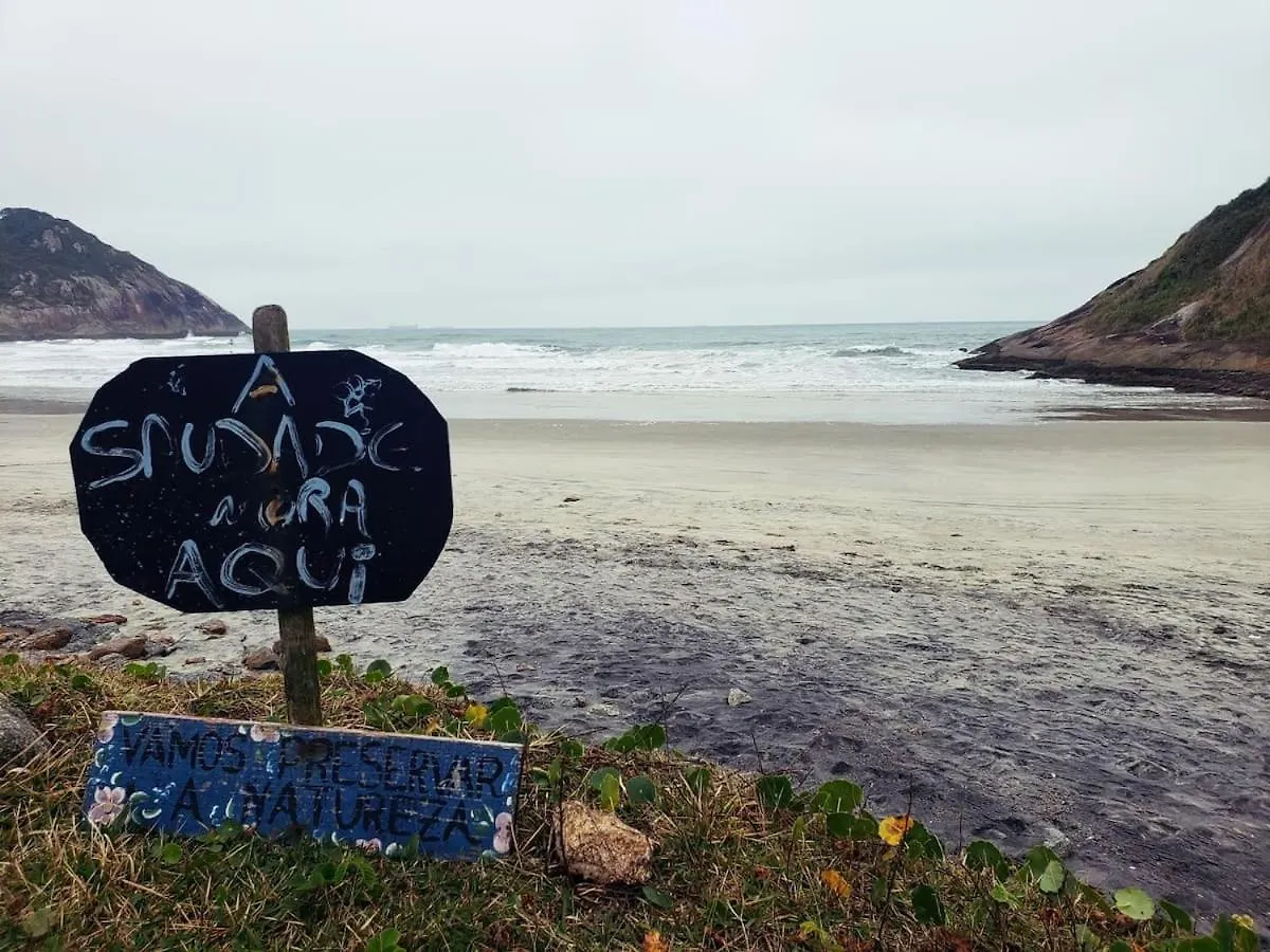 Casa de praia agradável, lado do rio, rua da praia Sao Francisco do Sul